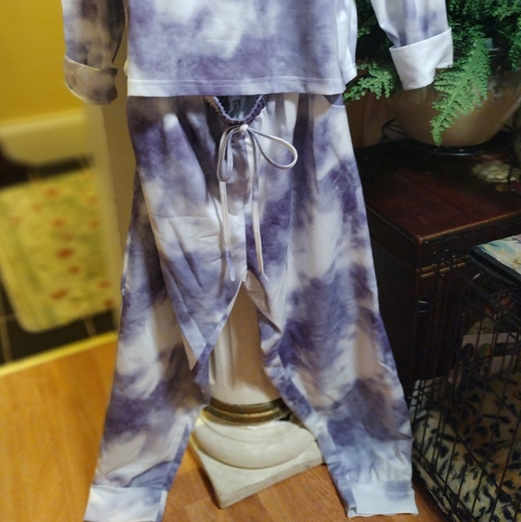 New Tye Dye Lounging Set - Picture 13 of 16
